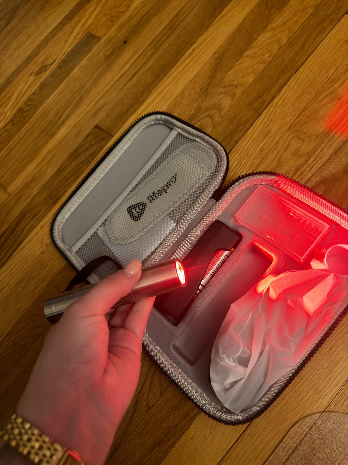 LifePro Lumicure Red Light Therapy Torch - Handheld Wand with 630nm 660nm & 850nm LEDs customer photo 1
