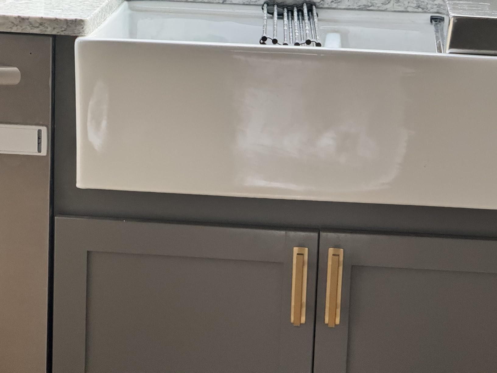 33 Inch Fireclay Farmhouse Sink - Bokaiya 33x20 White Kitchen Sink Farm House Apron Front Undermount with Cutting Board & Strainer customer photo 1