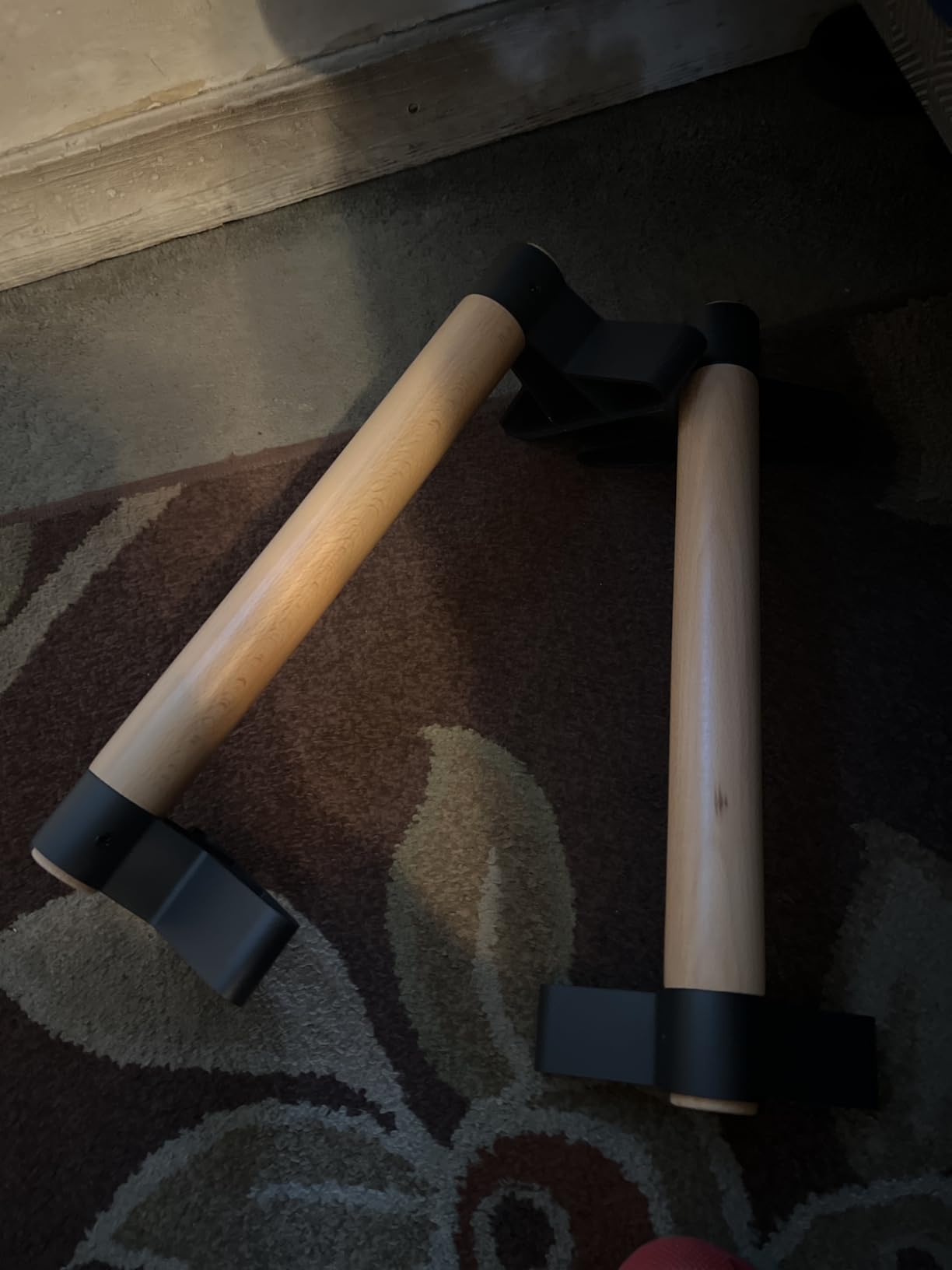 SELEWARE Wood push up bars Parallettes bars Anti-slip Handstand Bars for Calisthenics, Fitness, Floor workouts Solid Wood with Sturdy Metal Bracket, Support 600 lbs customer photo 2