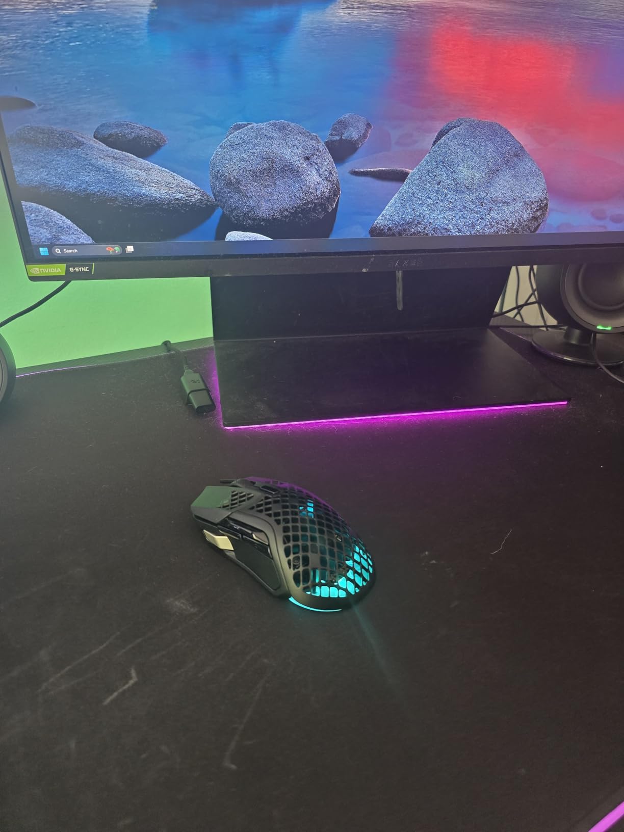 SteelSeries Aerox 5 Wireless - Holey RGB Gaming Mouse - Ultra-lightweight Water Resistant Design - 9 Buttons - Bluetooth/2.4 GHz - 18K DPI TrueMove Air Optical Sensor customer photo 1