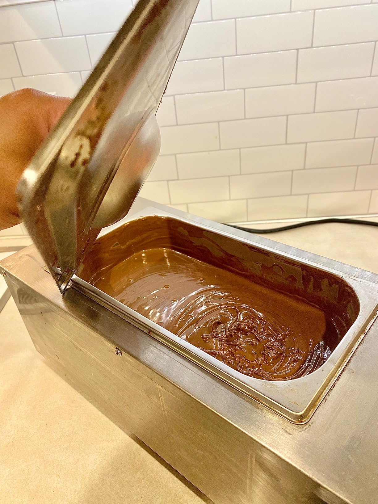 ALDKitchen Chocolate Melting Pot - Commercial Stainless Steel Electric Chocolate Melter, 1 Large Tank + 2 Extra Small Tanks, Adjustable Temp 86-185 °F for Desserts & Candy customer photo 1