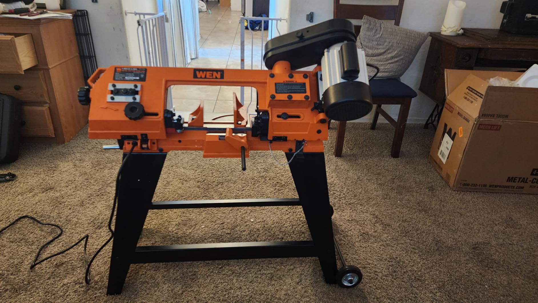 WEN Metal Band Saw with Stand (BA4664), Black customer photo 2