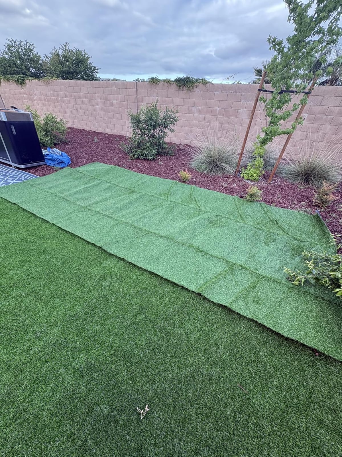 Heyroll Artificial Turf Grass Indoor Outdoor 7 ft x 15 ft, 0.8 inch Realistic Synthetic Fake Grass, Artificial Lawn Rug Dog Pets Mat, Turf Carpet for Patio Landscape Backyard, Custom Size customer photo 1