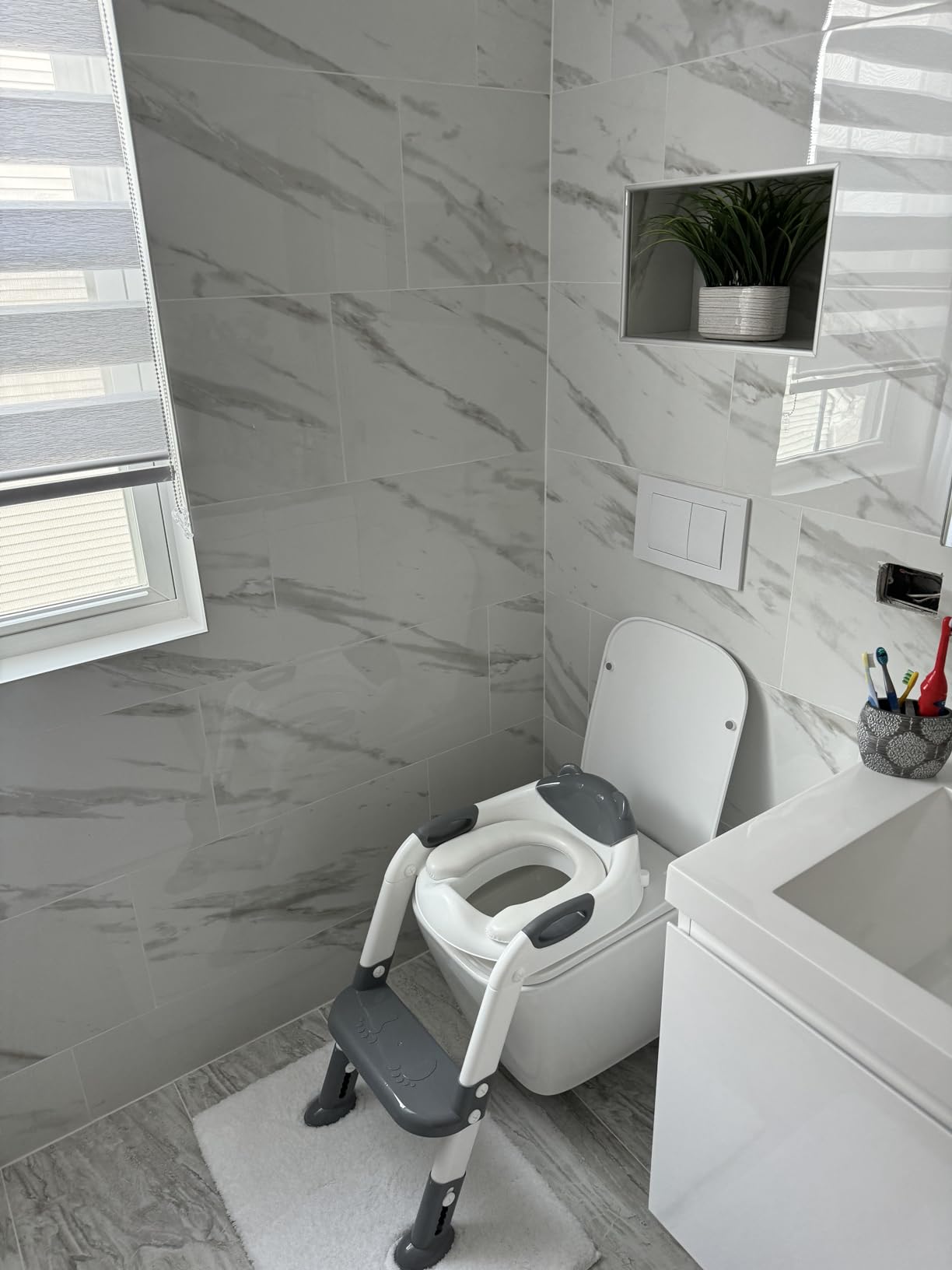 WinZo WZ5922 Rimless Wall Hung Toilet Bowl Modern Compact Design customer photo 2