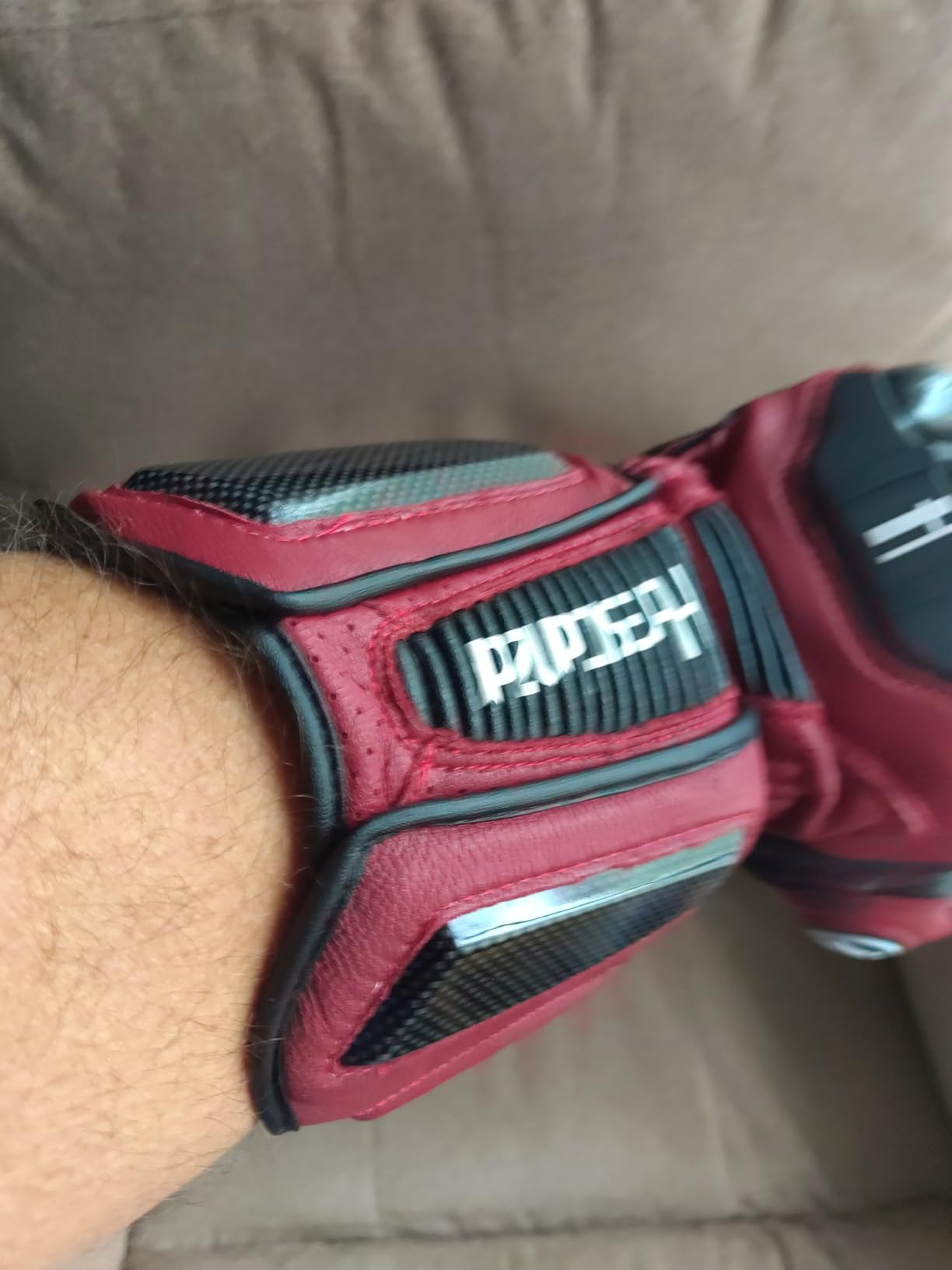 Harssidanzar Unisex Leather Motorcycle Touch Gloves KM045 customer photo 1
