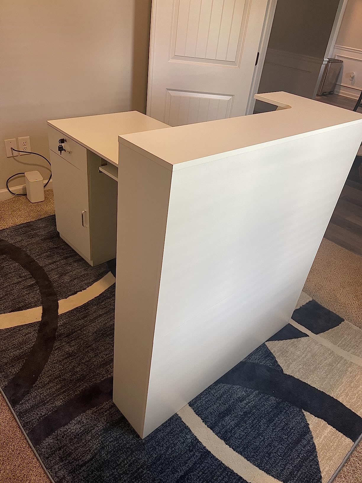 AIEGLE Large Reception Desk with Counter, Retail Counter with Private Lockable Storage & Adjustable Shelves, for Salon Reception Room Checkout Office, Natural and White (70.9