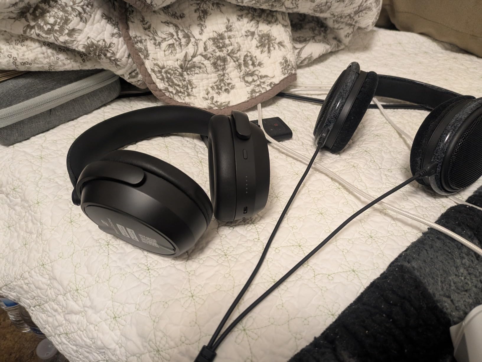 Sennheiser Momentum 4 Wireless Headphones, ANC, 60 Hr Battery, Black customer photo 2