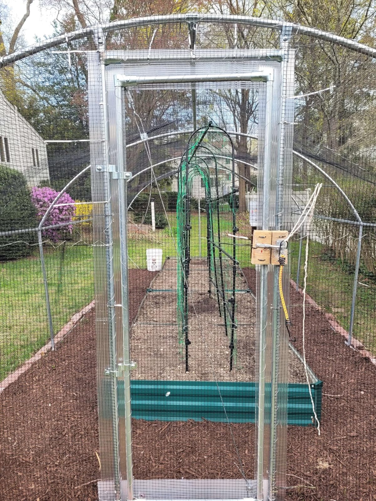 Large Metal Chicken Coop Round Top Upgrade Tri-Supporting Wire Mesh Chicken Run, Chicken Pen with Water-Resistant and Anti-UV Cover, Duck Rabbit House Outdoor (19'L x 9'W x 6.5'H) customer photo 2