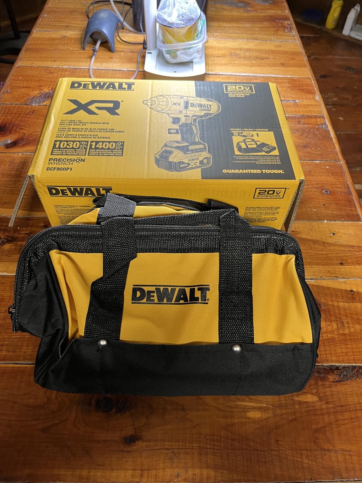 DEWALT 20V MAX Cordless Impact Wrench with Hog Ring Anvil, Brushless High Torque 1/2 Impact Gun, 4-Mode Speed (DCF900P1) customer photo 2