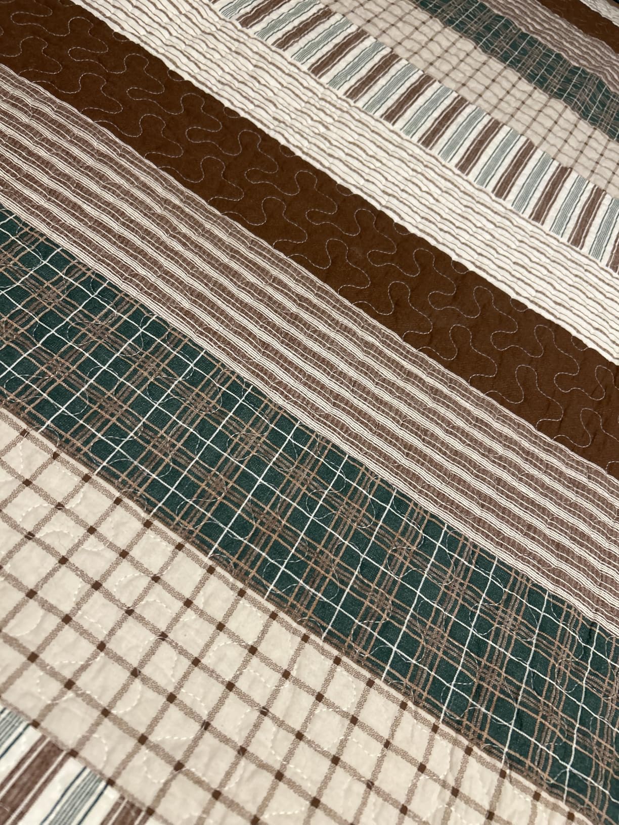 Finlonte 100% Cotton Queen Size Quilt Set, Patchwork Striped Queen Quilt Bedding Set Farmhouse Bedspread, Lightweight Quilted Comforter Reversible Bed Spread for All Season, White/Brown/Grey, 3 Pieces customer photo 1