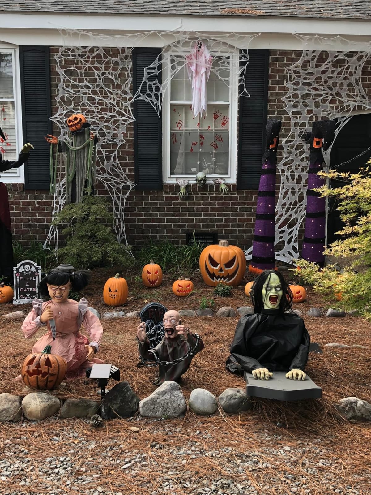 Haunted Hill Farm Lunging Pumpkin Carver Zombie Girl by Tekky, Motion-Activated Talking Halloween Animatronic for Indoor or Covered Outdoor Creepy Halloween Decorations, Plug-in or Battery Operated customer photo 1