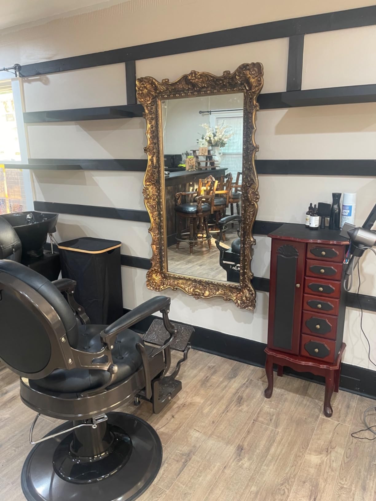 OmySalon Vintage Barber Chair All Purpose Heavy Duty, Hydraulic Recline Salon Beauty Styling Chair Retro, 360 Degree Swivel for Hair Stylist Tattoo Barbershop customer photo 1