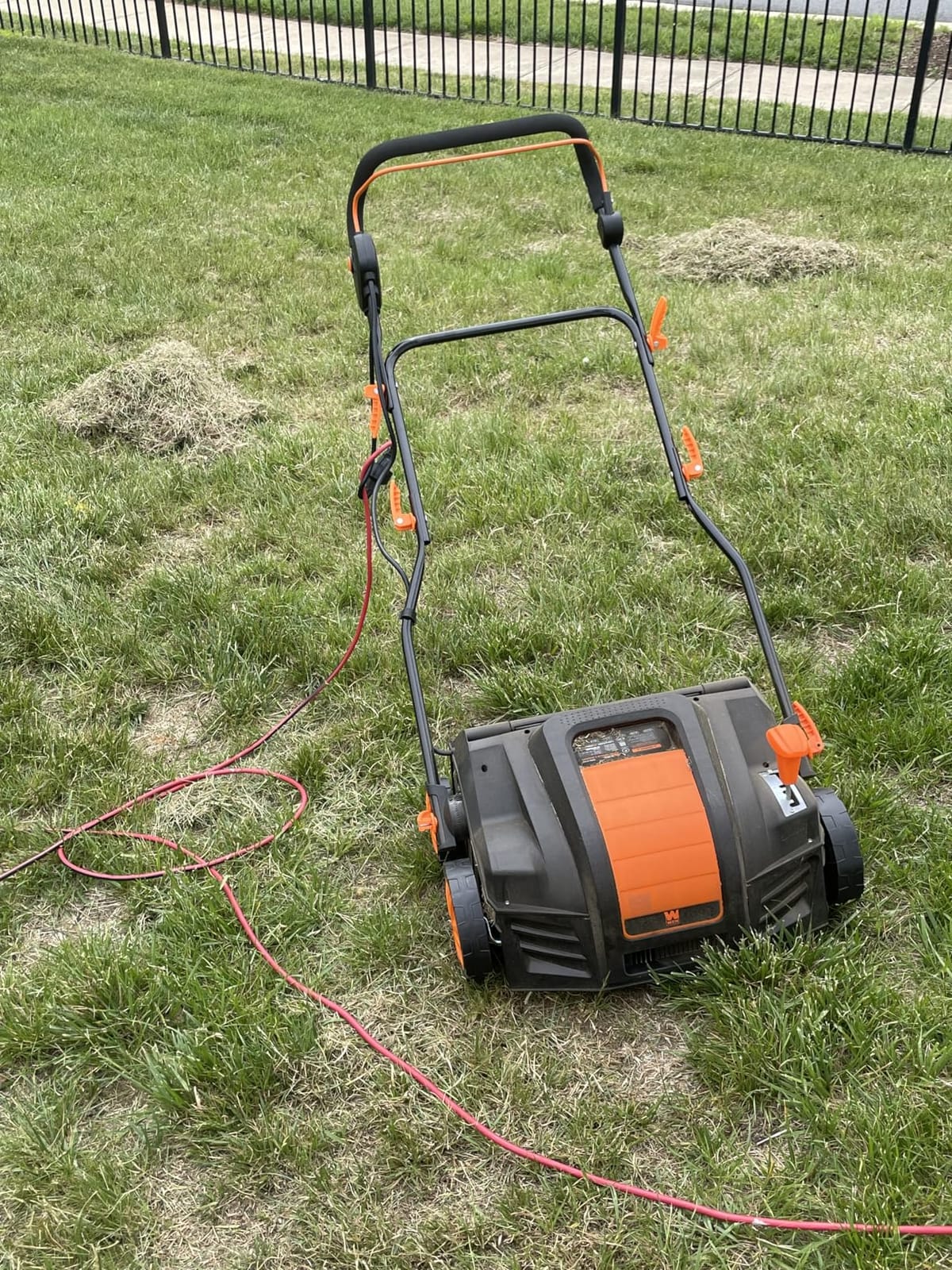 WEN DT1516 16-Inch 15-Amp 2-in-1 Electric Dethatcher and Scarifier with Collection Bag, Black customer photo 1