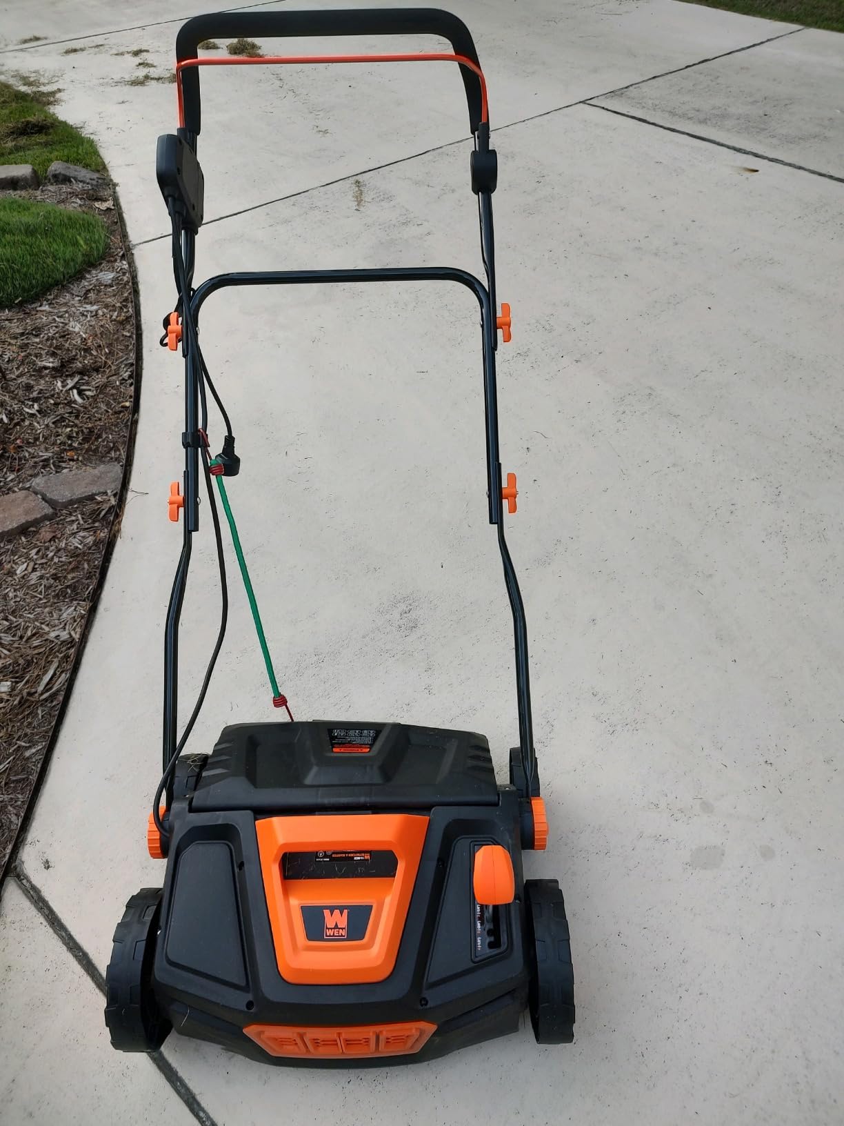 WEN 15-Inch 13-Amp 2-in-1 Electric Dethatcher and Scarifier with 12-Gallon Collection Bag (DT1315) customer photo 1