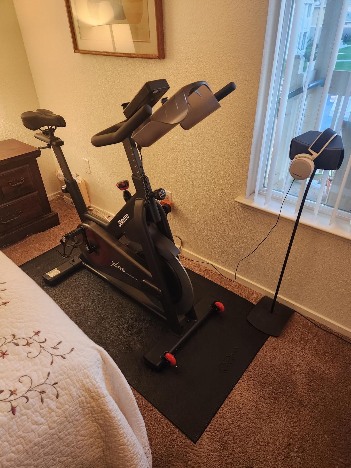 JOROTO Exercise Bike, Magnetic Stationary Bikes for Home | 40LBS Flywheel, App Supported Indoor Bike with 350LBS Weight Capacity, Low Noise, Digital Monitor, Bottle & Tablet Holder customer photo 2