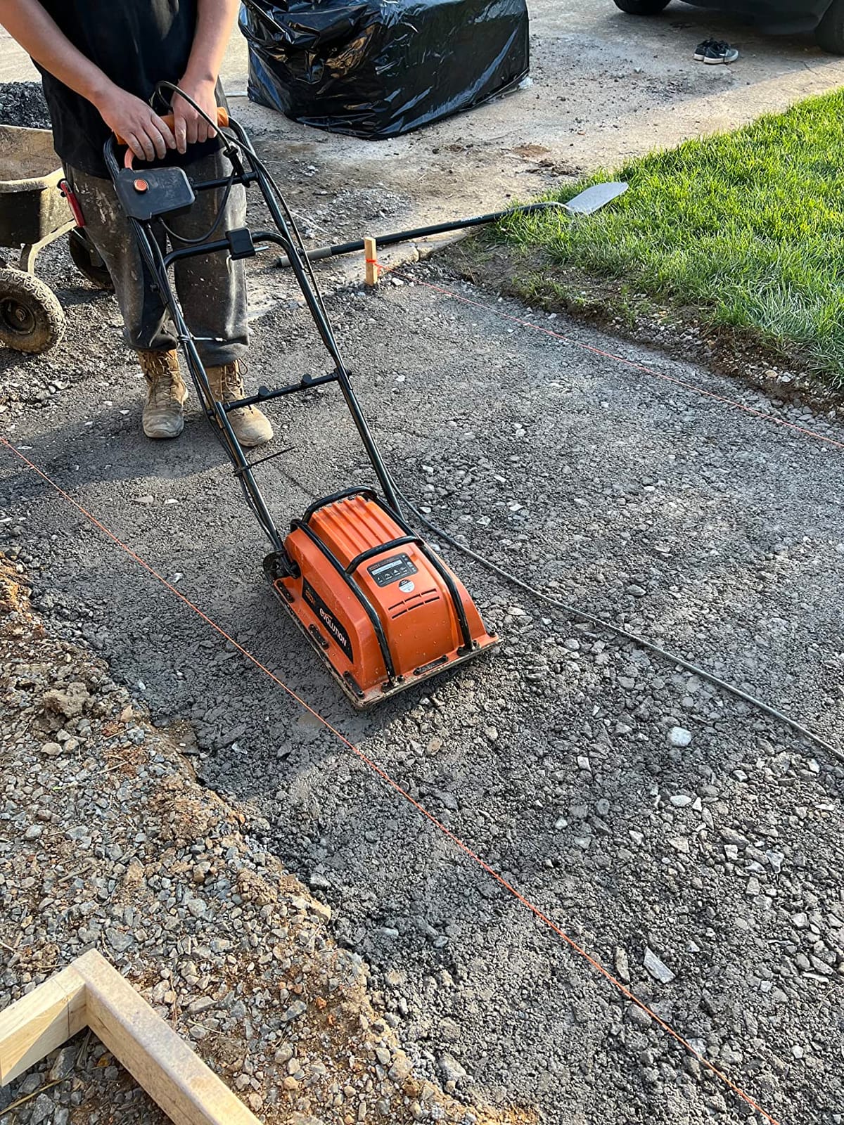 Evolution Hulk Electric Plate Compactor - Ideal For Levelling Pavement, Artificial Turf Ground Preparation, Patio, Blockwork, Sand, Soil & More customer photo 1