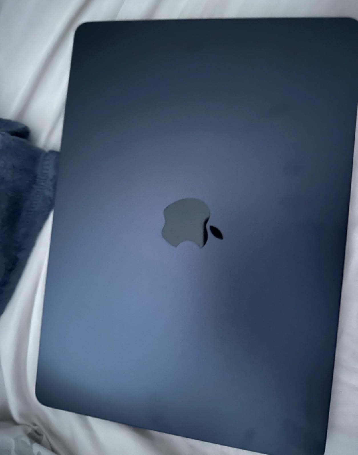 Apple 2022 MacBook Air with Apple M2 Chip, 13-inch, 8GB RAM, 256GB SSD Storage, Midnight (Renewed) customer photo 1