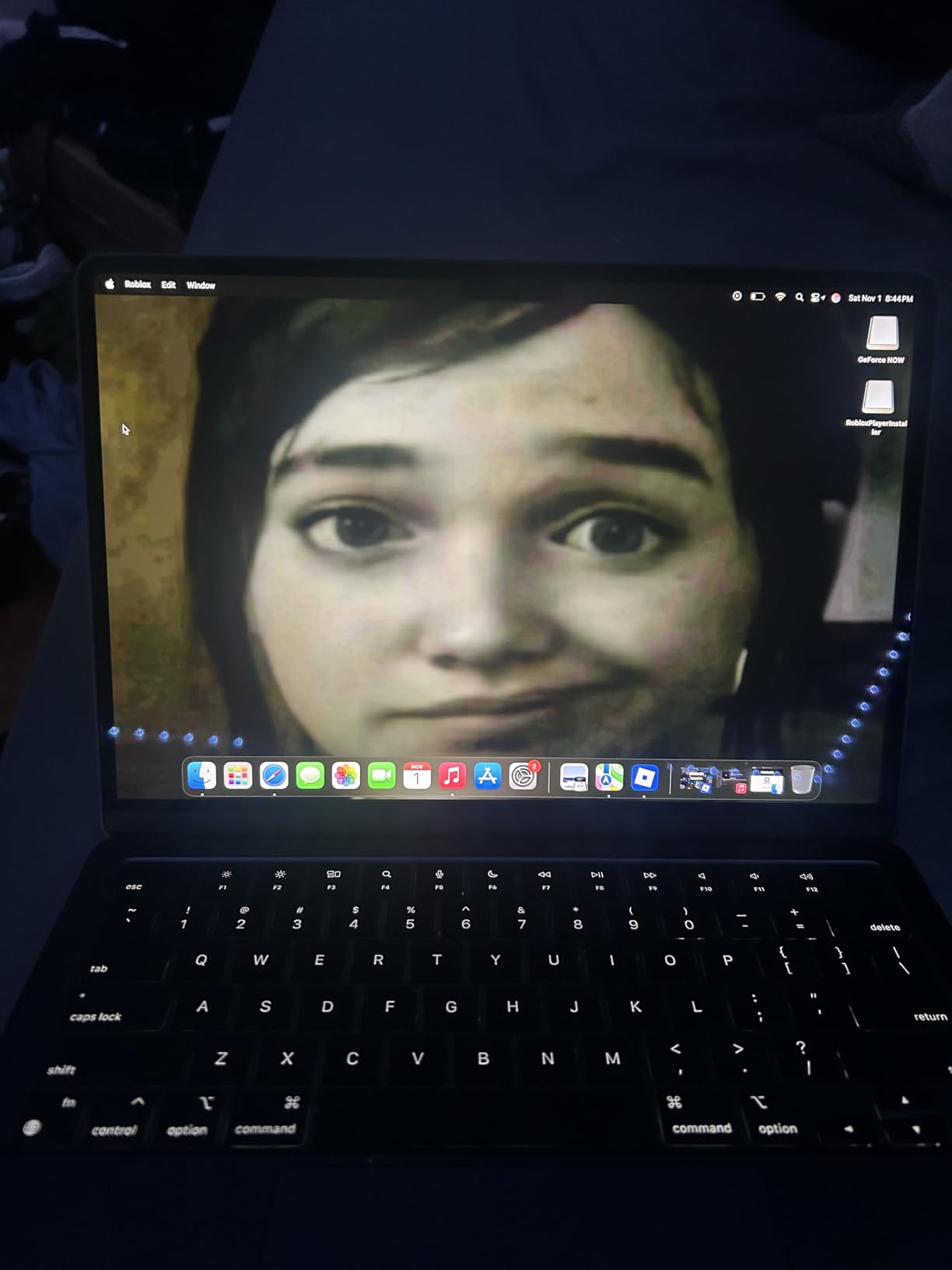 Apple 2022 MacBook Air with Apple M2 Chip, 13-inch, 8GB RAM, 256GB SSD Storage, Midnight (Renewed) customer photo 2