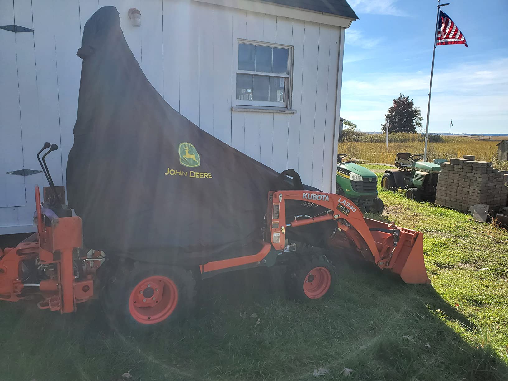 John Deere Cover for Compact Utility Tractors (Large) #LP95637 for Series 2320, 2520, 2720, 3120, 3320, 3520, 3720, 3203 and 4105 customer photo 2
