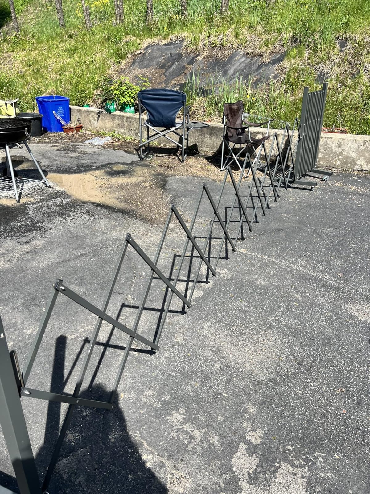 GYMTIME Industrial Expandable Metal Barricade, 16 Feet, Easily Assembled Safety Barrier with Casters, Flexible Mobile Retractable Gate, Adjustable Traffic Fence customer photo 1