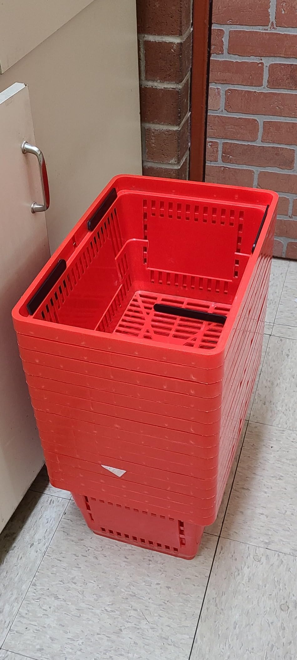 20 Pcs Bulk Shopping Baskets with Handles, Black | 20 L Plastic Grocery Basket 16.9'' x 11.8'' x 9.1'' Portable Shopping Cart for Retail Stores Supermarket customer photo 1