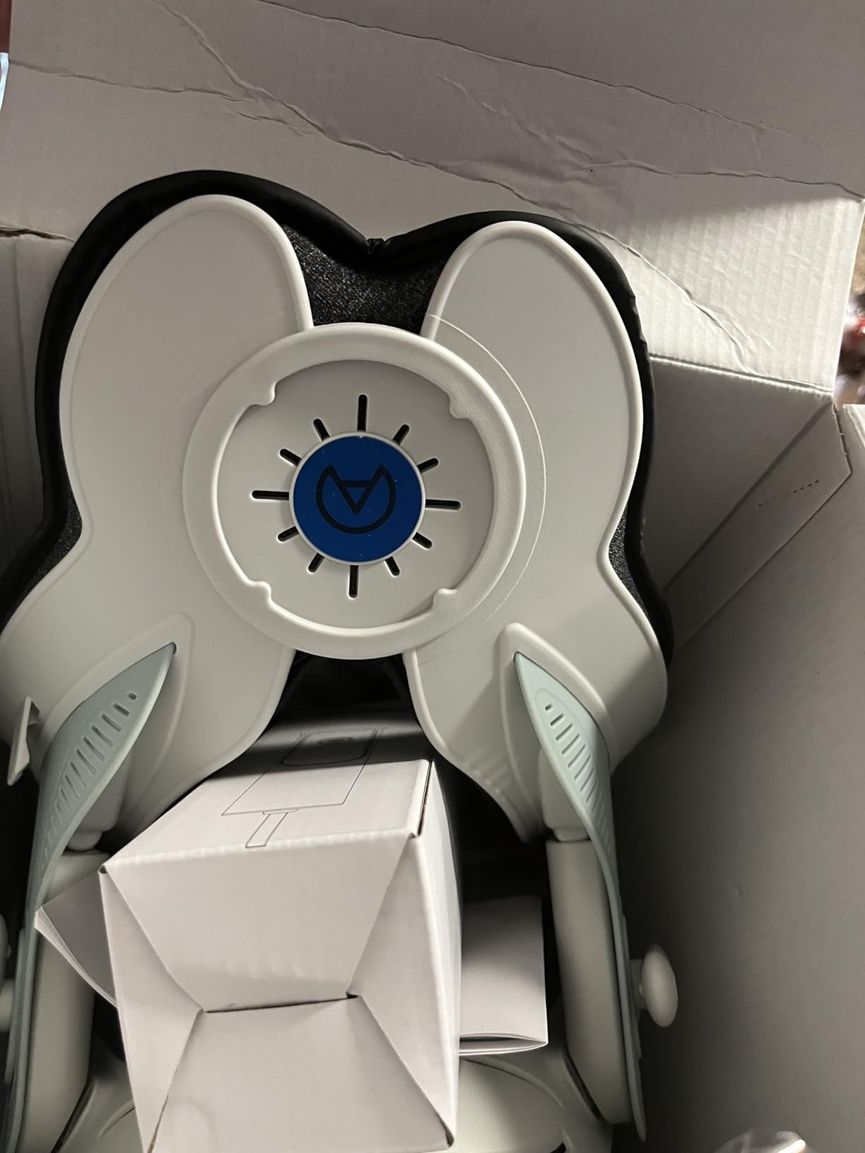 Neck Traction Device by Air Collar - Neck Stretcher - Cervical Traction Device - Neck & Shoulder Pain Relief - Stretcher Collar for Improved Spine Alignment (2nd Gen Electric Pump) customer photo 1