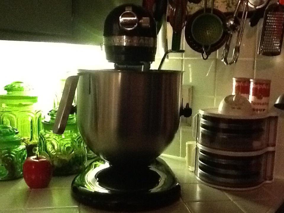 KitchenAid KSM8990CU 8-Quart Commercial Countertop Mixer, 10-Speed, Gear-Driven, Contour Silver customer photo 2