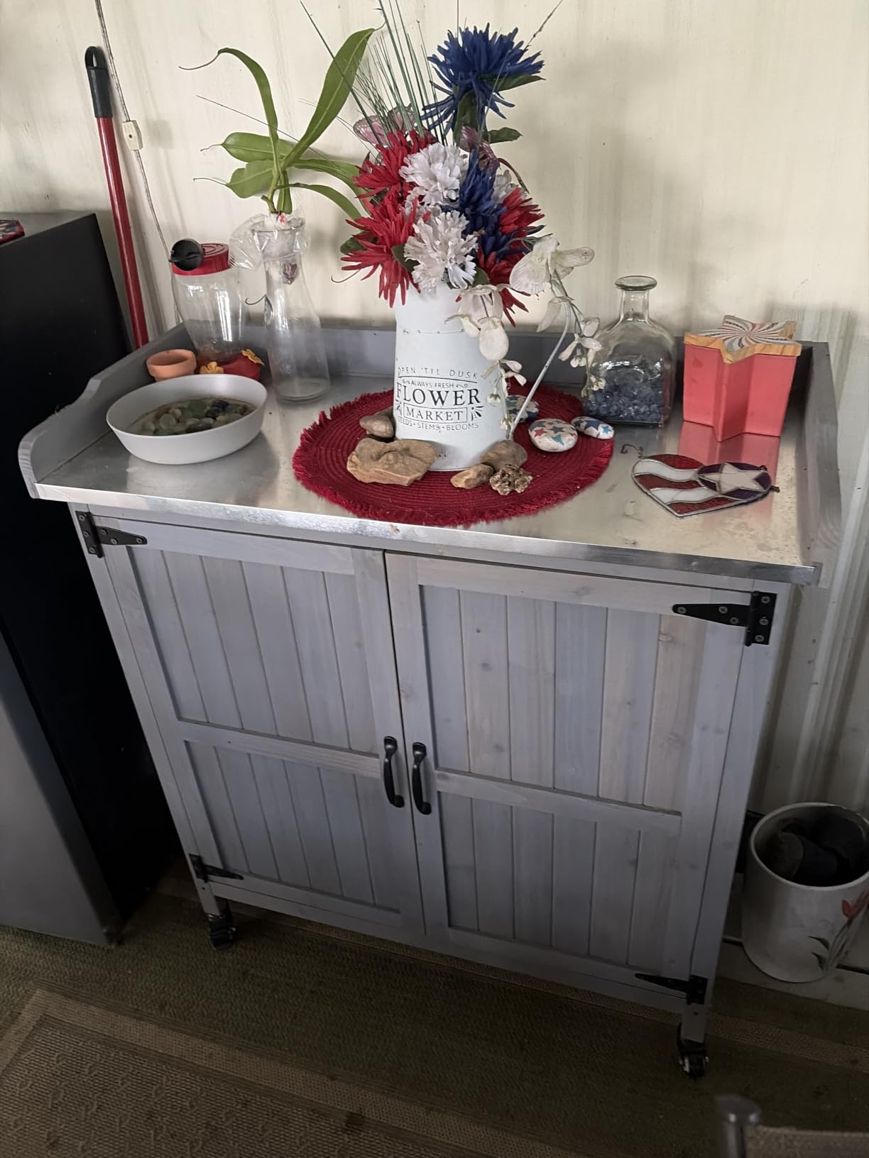Yaheetech Outdoor Storage Cabinet Potting Bench Table Garden Storage,Gray customer photo 1