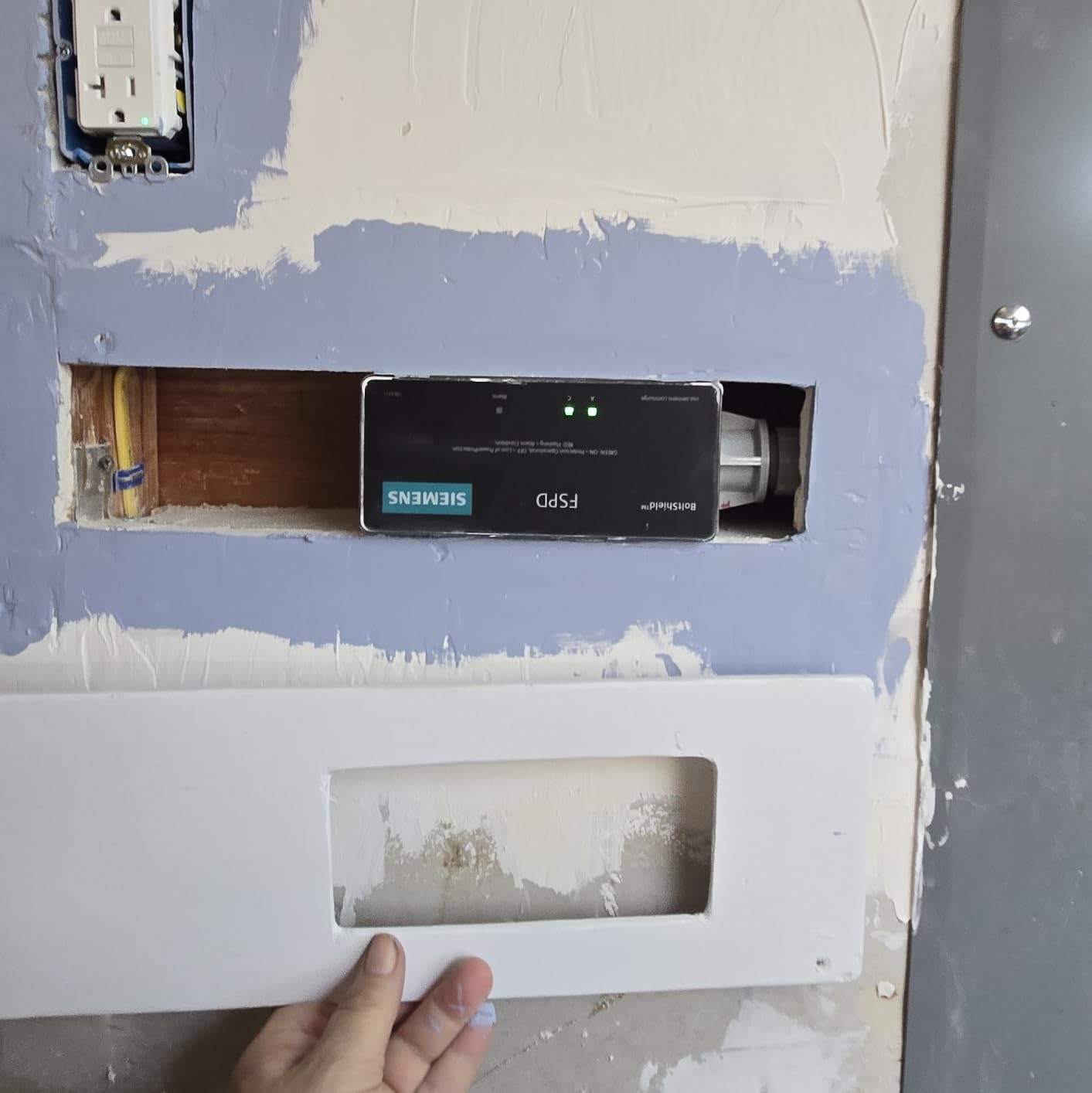 Siemens Boltshield FSPD140 Level 2 Whole House Surge Protection Device Rated for 140,000 Amps, 120/240V customer photo 1