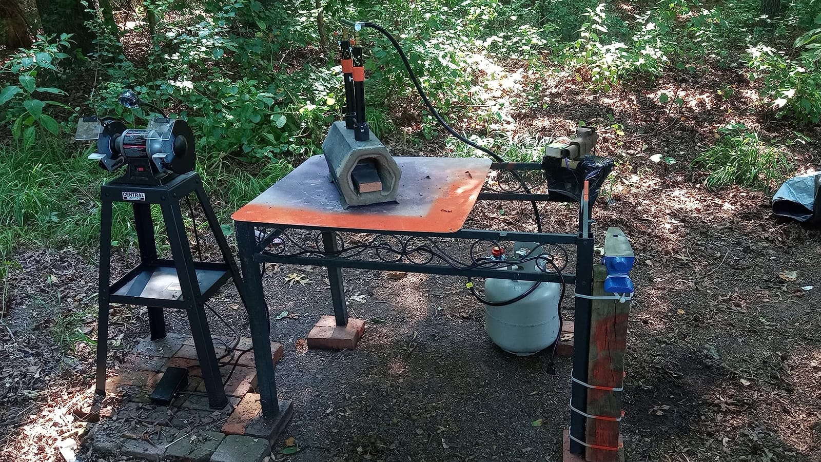 VEVOR Portable 2 Burner Propane Forge, 2600°F Metal and Knife Blacksmithing Forges, Large Capacity Farrier Forging Tools and Equipment, Complete Mini Forge Kit customer photo 1