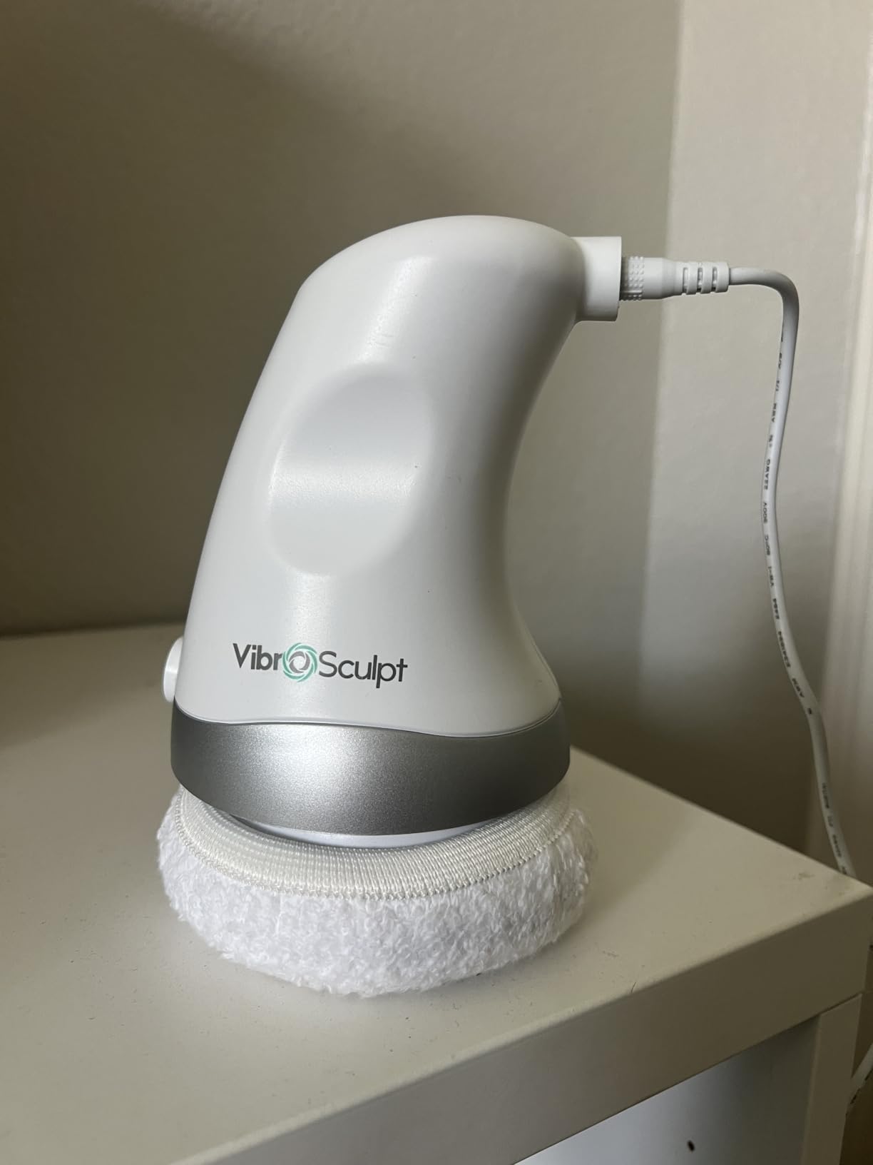 Vibro Sculpt 1.0 Body Sculpting Machine with 5 Pro Pads | Includes 5 Pro Pads for lymphatic drainage and skin-tightening massage sessions on belly, arms, legs, and glutes. customer photo 1