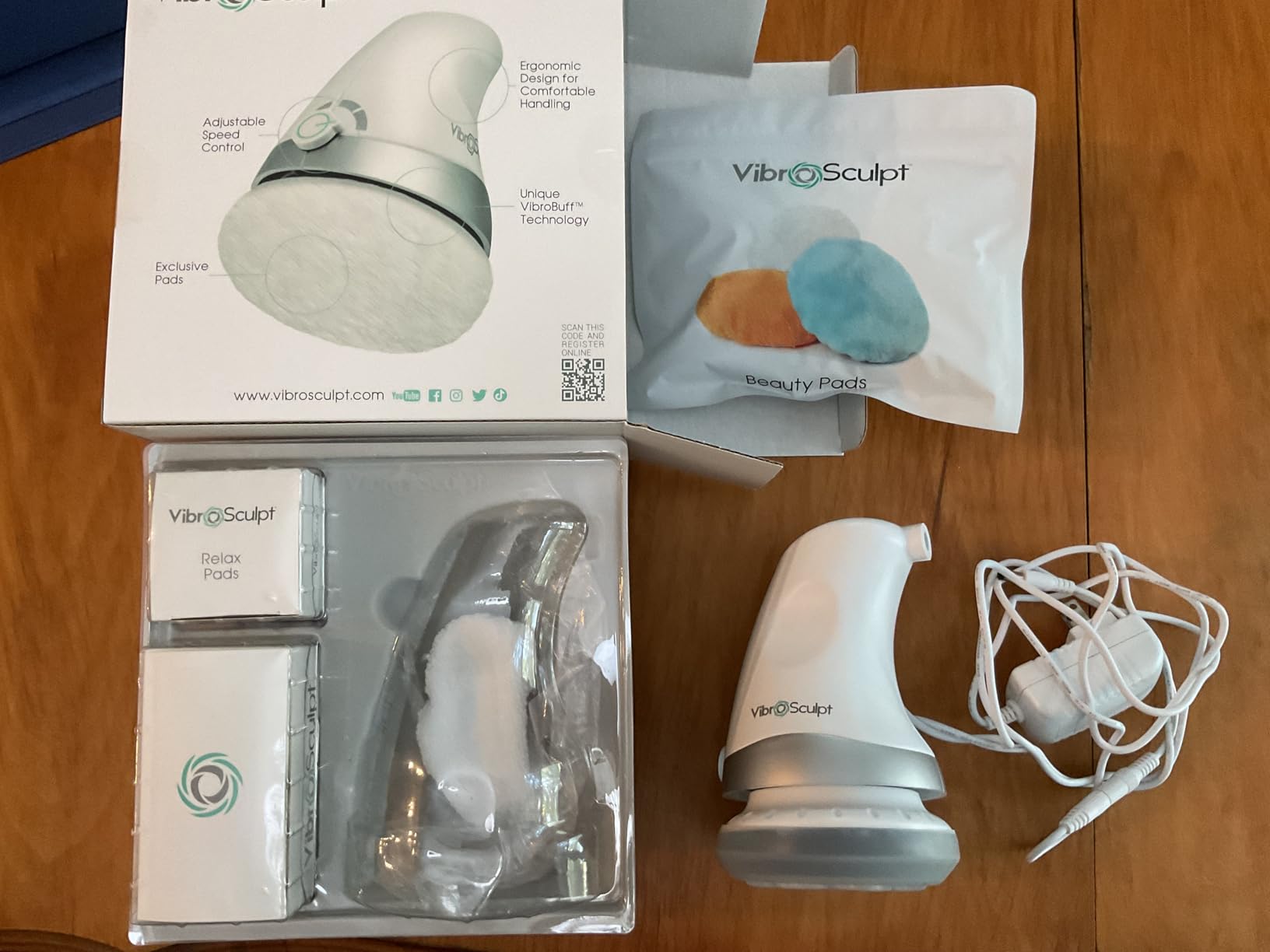 Vibro Sculpt 1.0 Body Sculpting Machine with 5 Pro Pads | Includes 5 Pro Pads for lymphatic drainage and skin-tightening massage sessions on belly, arms, legs, and glutes. customer photo 2