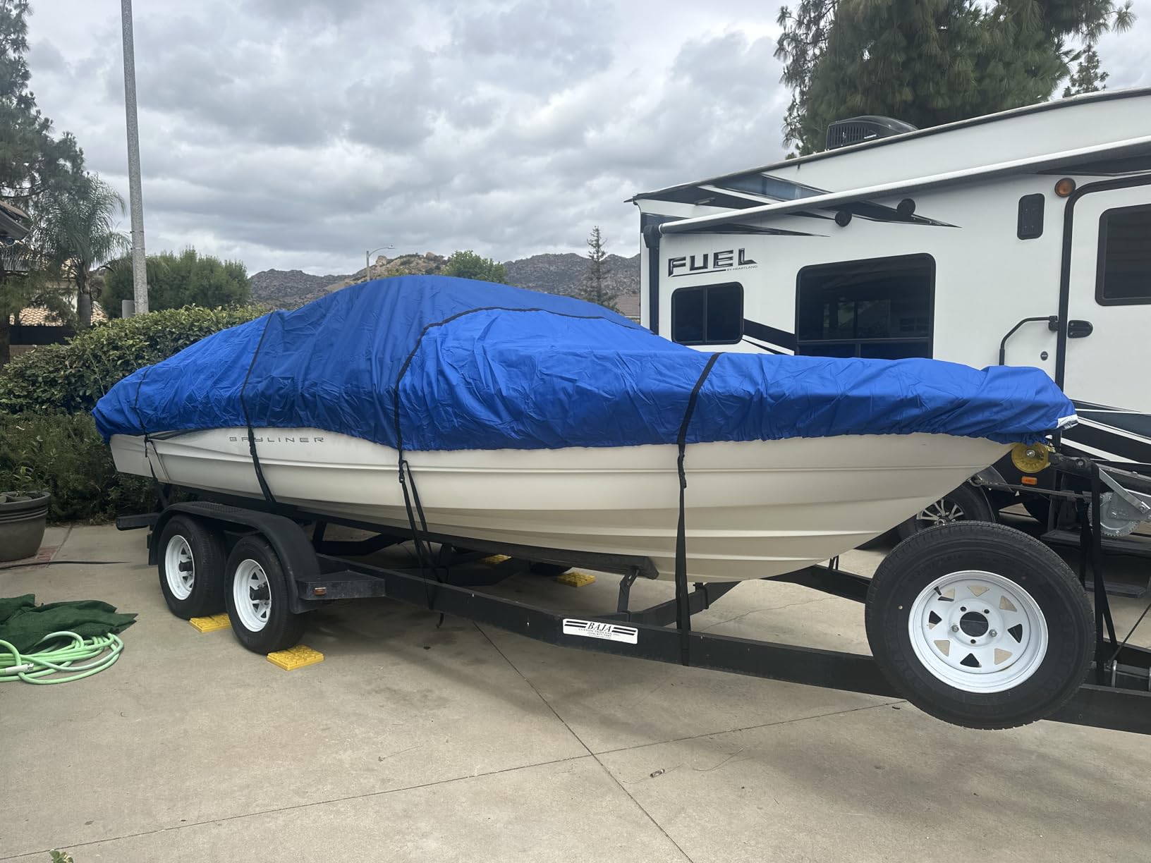 RVMasking Trailerable Boat Cover, 1400D Center Reinforced, 20'-22', Gray | Heavy Duty Marine Fabric, Waterproof, UV Resistant, Tear-Resistant, Air Vents, 11 Straps, fits V-hull Bass Tracker Boat customer photo 1