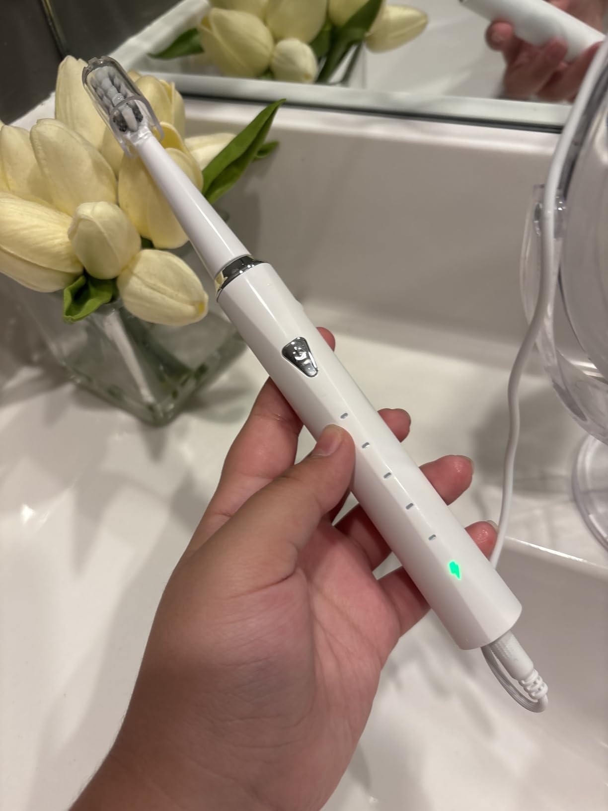Y-Kelin V-Shaped Orthodontic Electric Toothbrush for Braces, Sonic Toothbrush with 2 Concave Replacement Heads and 2 Convex Replacement Heads, Soft Bristle, 5 Modes IPX7 Waterproof (White) customer photo 1