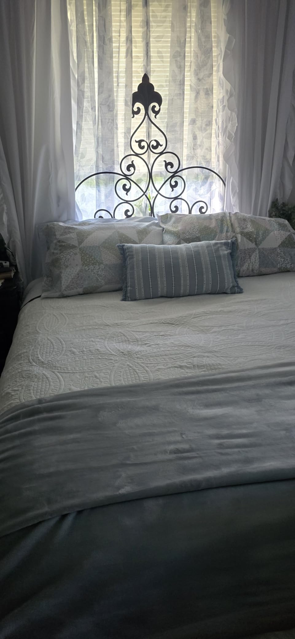 Love's cabin King Size Quilt Set Sage Bedspreads - Soft Bed Summer Lightweight Bedspread Comforter - Modern Style Coin Pattern Coverlet for All Season - 3 Pieces (1 Quilt, 2 Pillow Shams) customer photo 2