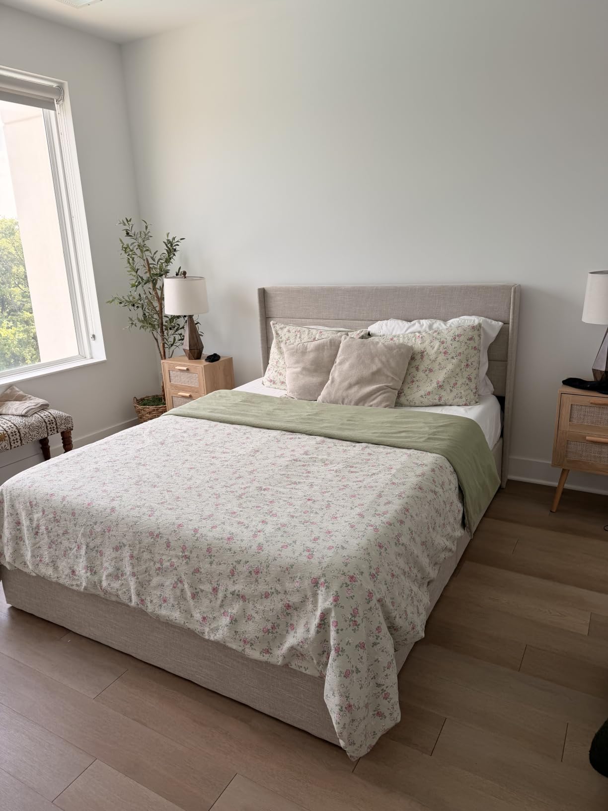 Allewie Full Size Lift Up Hydraulic Storage Bed Frame Light Beige | Modern Wingback Headboard, Hydraulic Support Storage, No Box Spring Needed customer photo 1