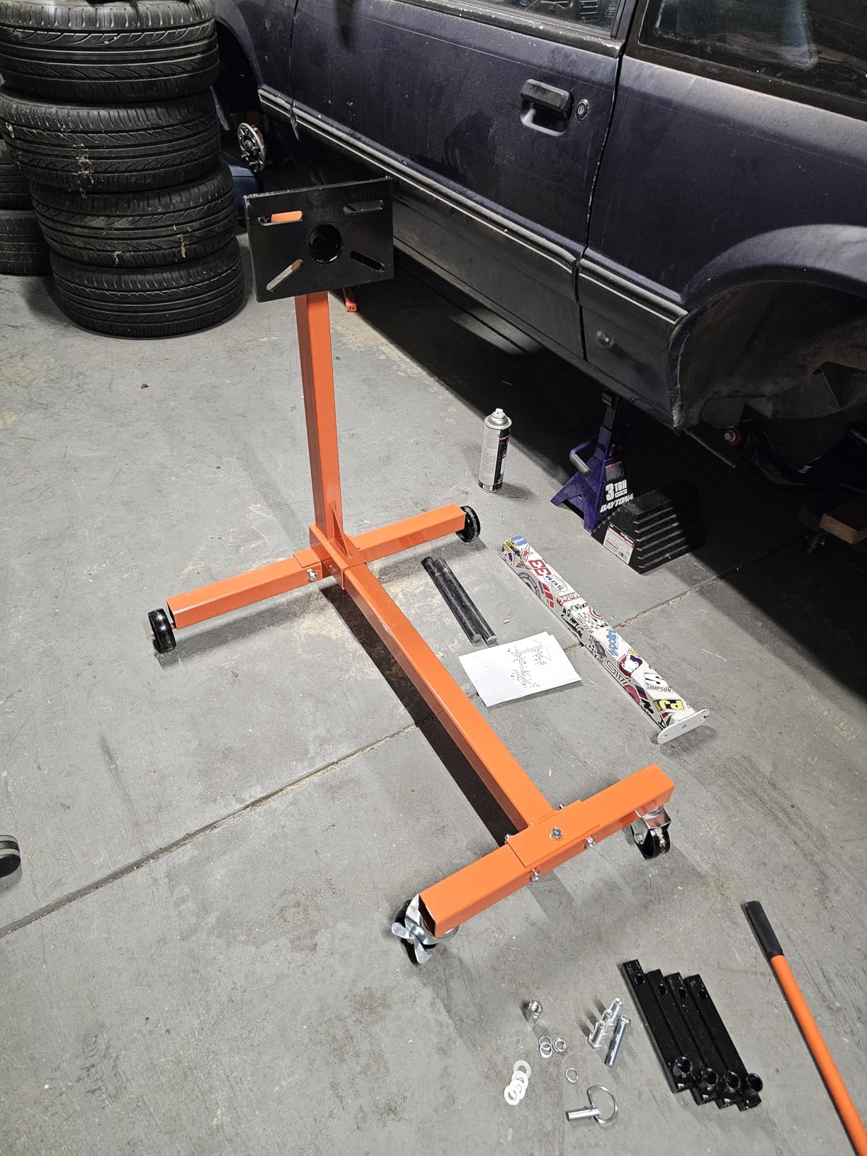 VEVOR Engine Stand, 750 lbs (3/8 Ton) Rotating Engine Motor Stand with 360 Degree Adjustable Head, Cast Iron Motor Hoist Dolly, 4-Caster, 4 Adjustable Arms, for Vehicle Maintenance, Auto Repair customer photo 2