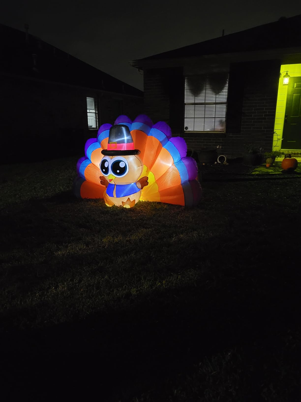 6FT Thanksgiving Inflatables Outdoor Decoration Inflatable Turkey, Built in LED Lights Blow Up Yard Decorations for Fall Holiday Party Garden Lawn Decor customer photo 1