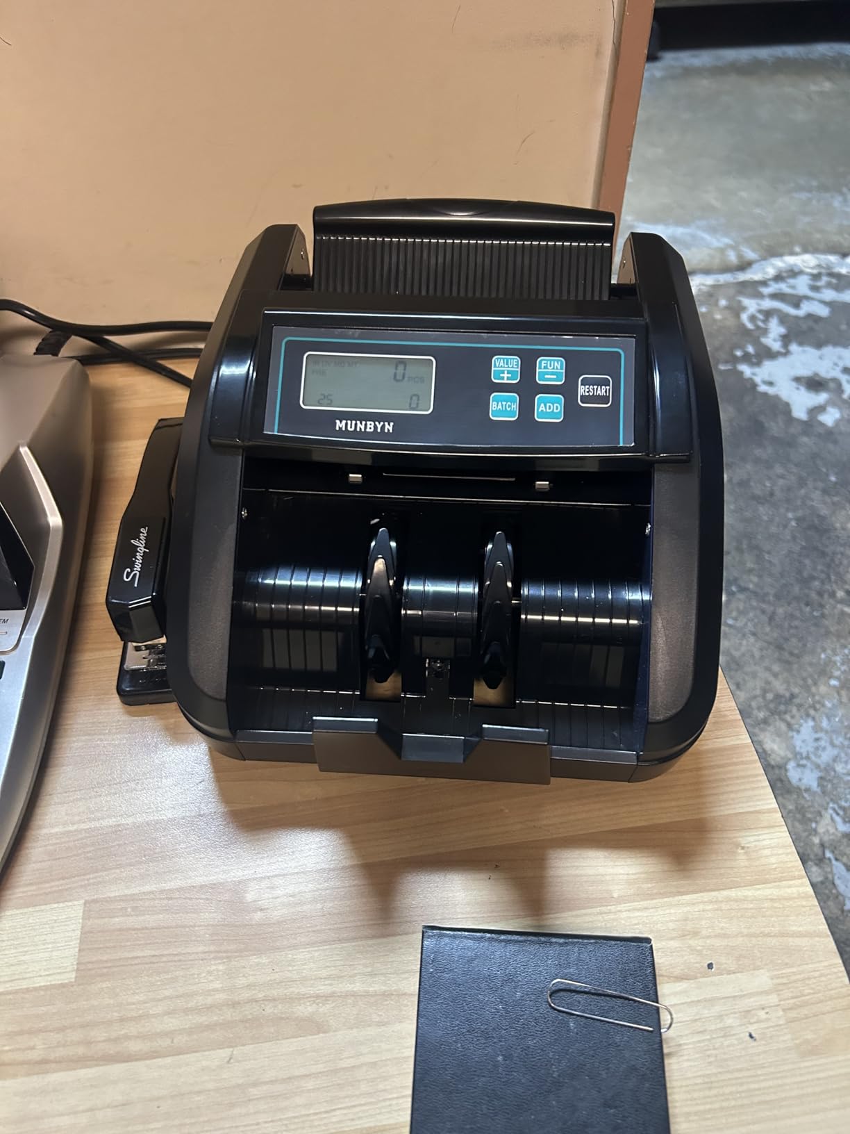 MUNBYN IMC51 Money Counter Machine, Count Value Bill Counter Cash Counter | No Jams, Accurate Count, High-Speed 1100 Bills/min, UV/MG/IR/MT Detection, Add+Batch/Value Mode, LCD Display, Gray, Portable customer photo 2