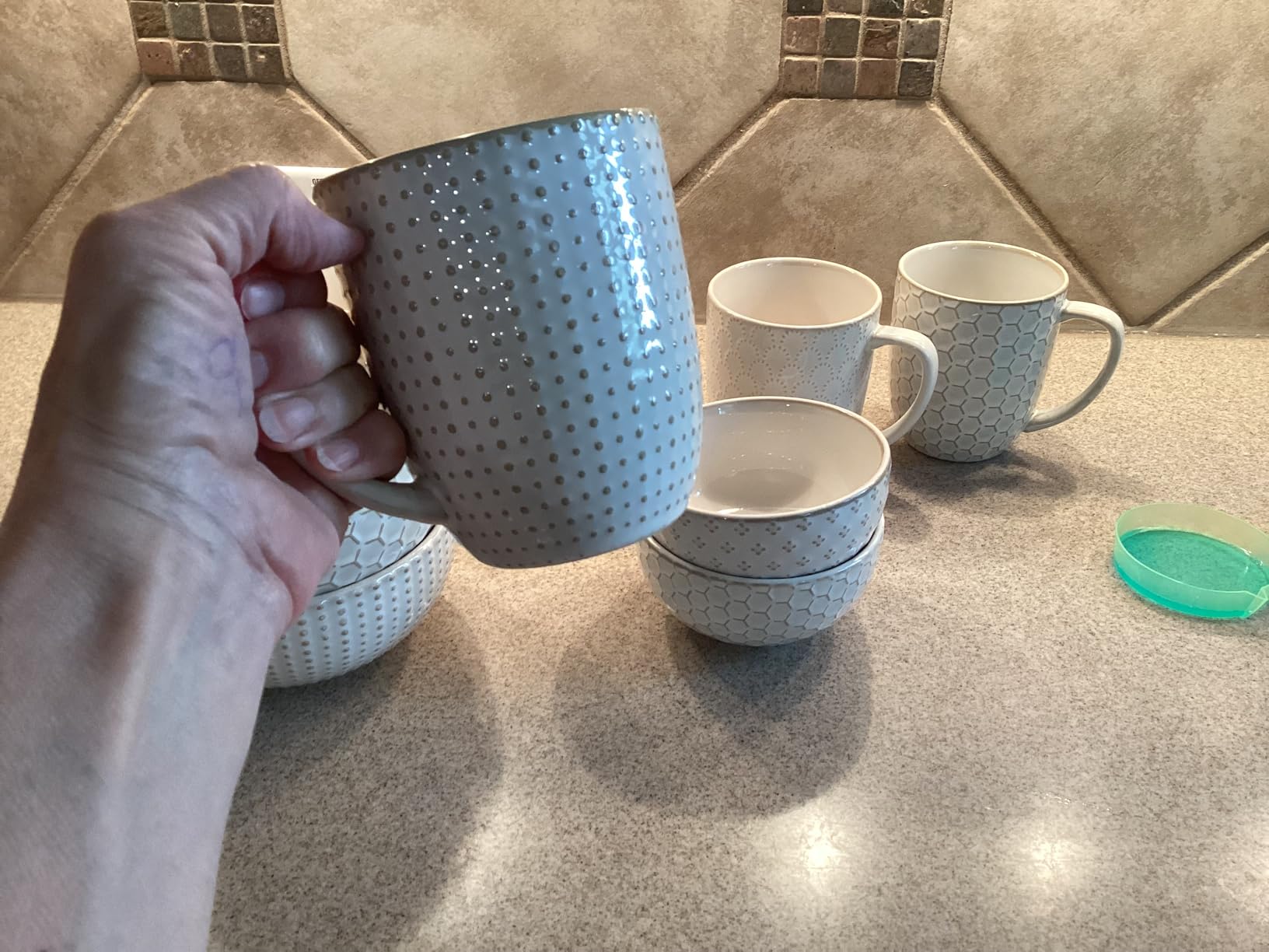 LE TAUCI Coffee Mugs 16 oz, Ceramic Mug Set, Embossment Cups for Latte, Hot Tea, Cappuccino, Mocha, Cocoa, Dishwasher Safe, Set of 4, Arctic White customer photo 2