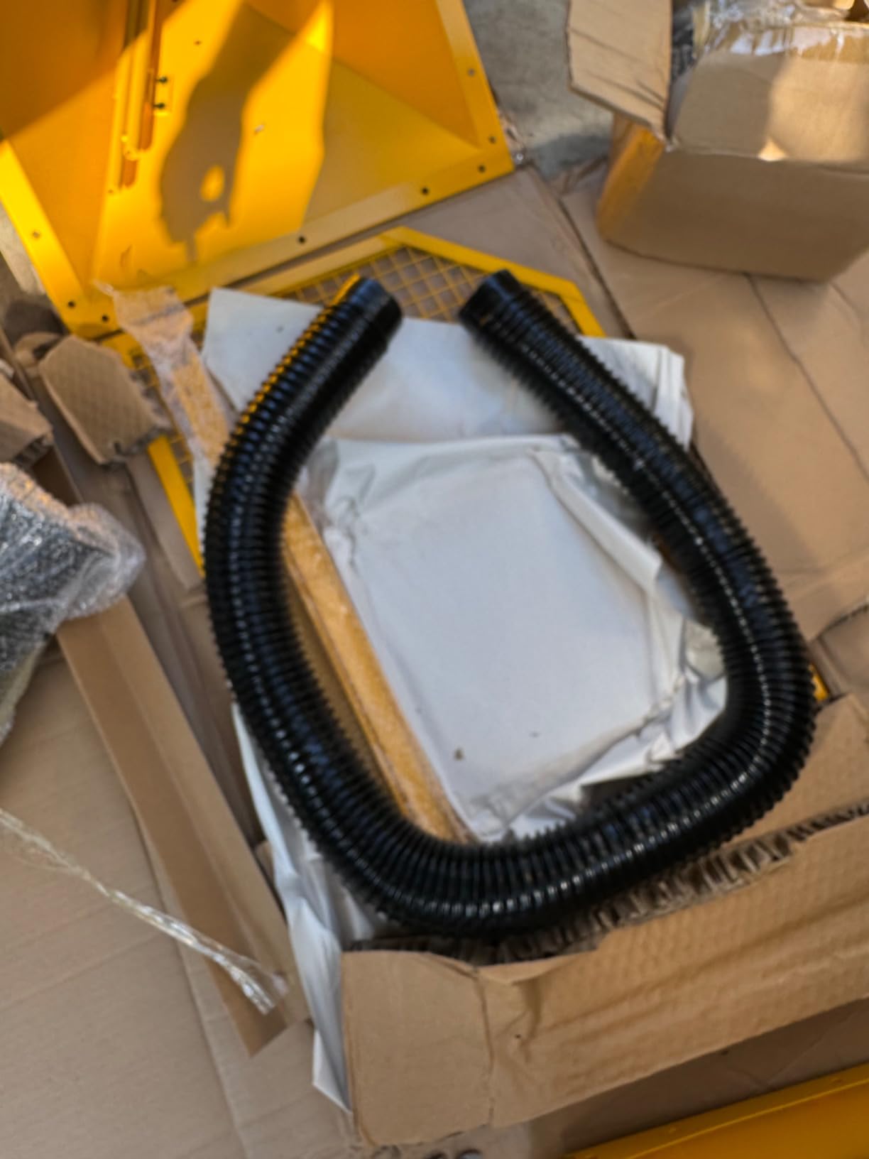 DEWALT Abrasive Blast Cabinet, Modular Standalone or Benchtop Sand Blasting Cabinet 20 CFM @ 90 PSI, Max Pressure 125 PSI (DXCM009-0370) customer photo 1