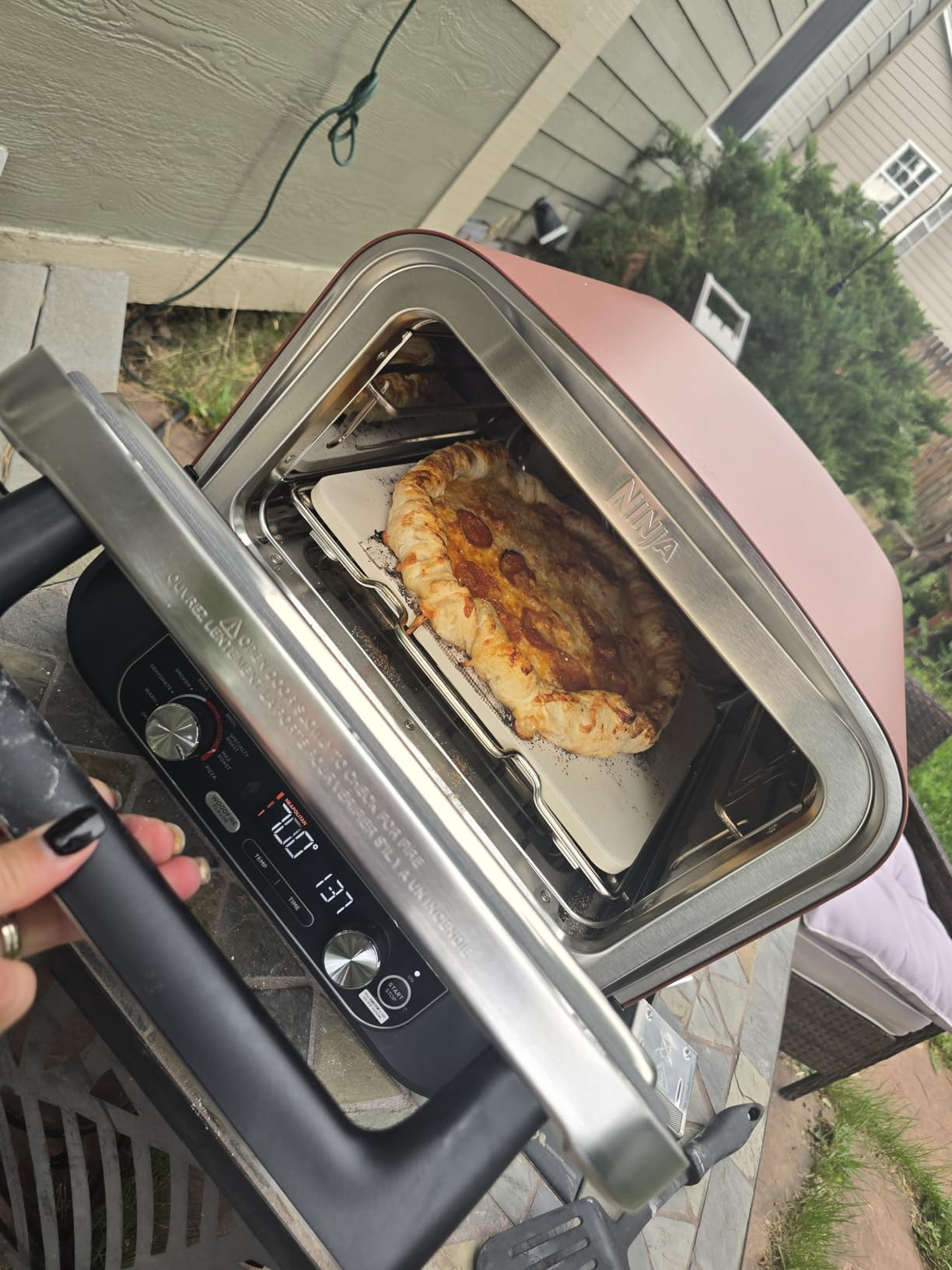Ninja Woodfire Oven & Smoker, 8-in-1, Heats to 700F, Terracotta Red, OO101 | 5 pizza styles, bakes & proofs at up to 700F, fitting a 12