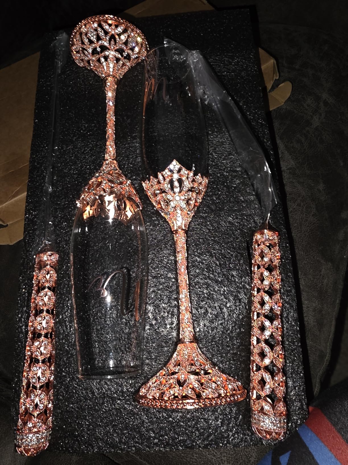 Sratte 4 Pcs Wedding Cake Knife and Champagne Flutes Server Set,Silver | Toasting Crystal Rhinestone Champagne Flutes, Glasses Cake Knife, Pie Server, Wedding Gifts for Couple Bride Groom customer photo 2