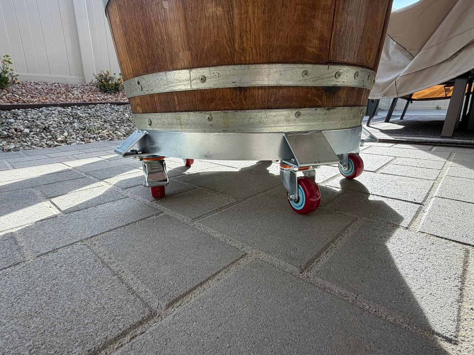 VEVOR 55 Gal Heavy Duty Drum Dolly 1250lbs Load Capacity Barrel Dolly Cart customer photo 1