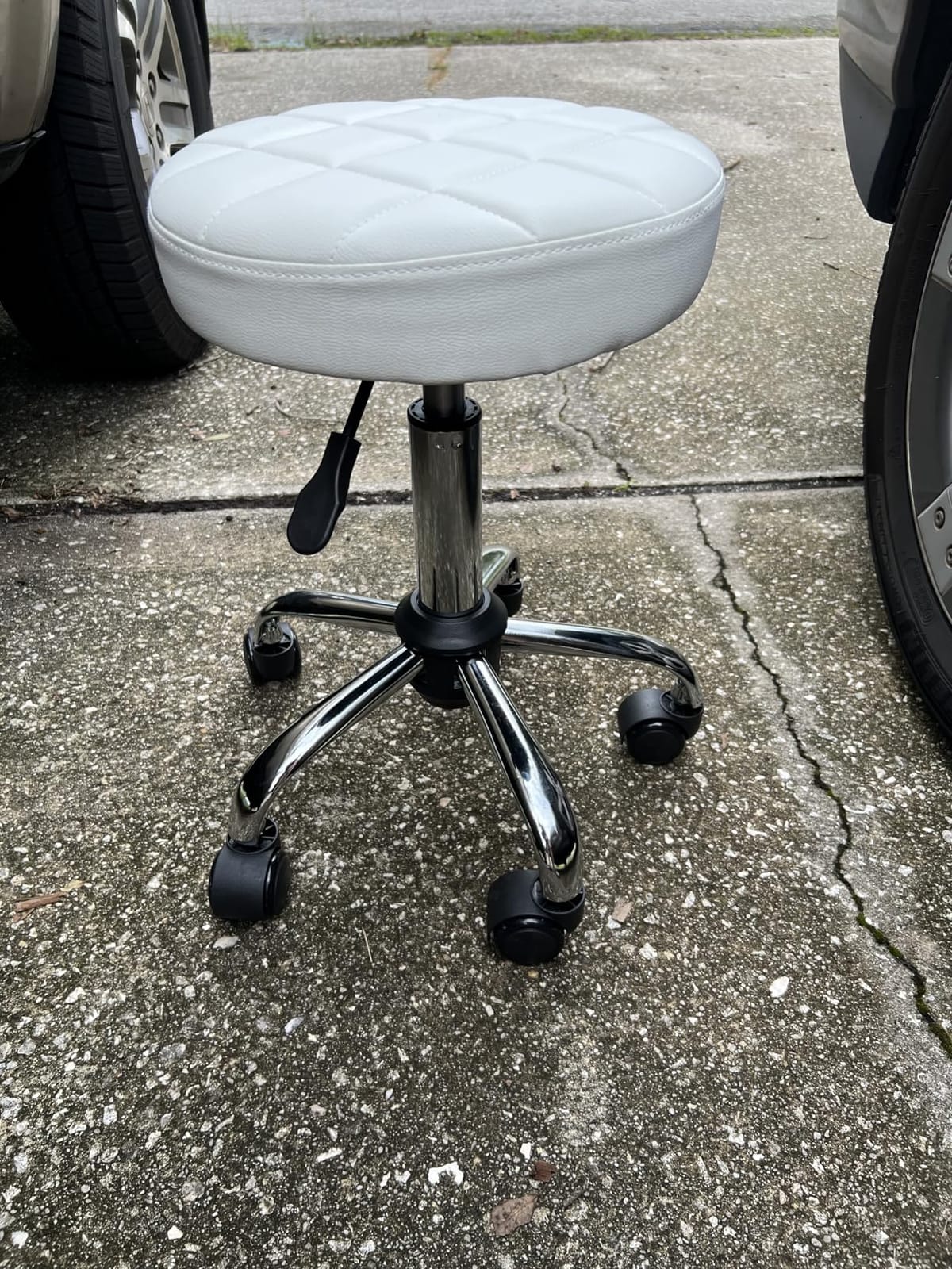 BFTOU Black Classic Swivel Stool with Wheel for Salon Work Home SPA Shop Height-Adjustable Rolling Stool Chair Small customer photo 2