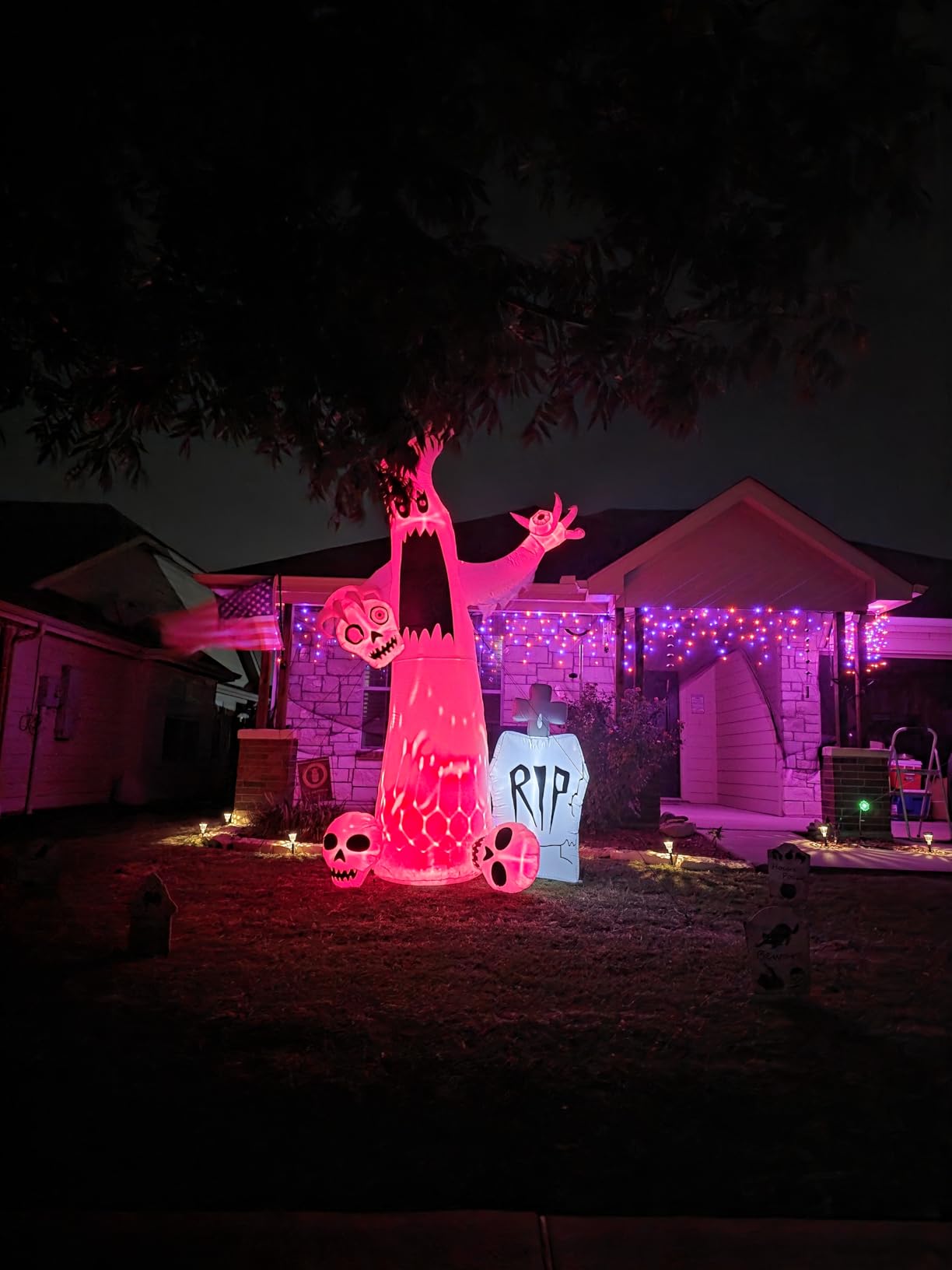 HOPOCO 12 FT Halloween Inflatables Outdoor Halloween Blow Up Yard Decorations Horror White Ghost with 3 Skull Heads Bleeding Eyeball Tombstone Halloween Decorations Clearance for Party Yard Garden customer photo 2