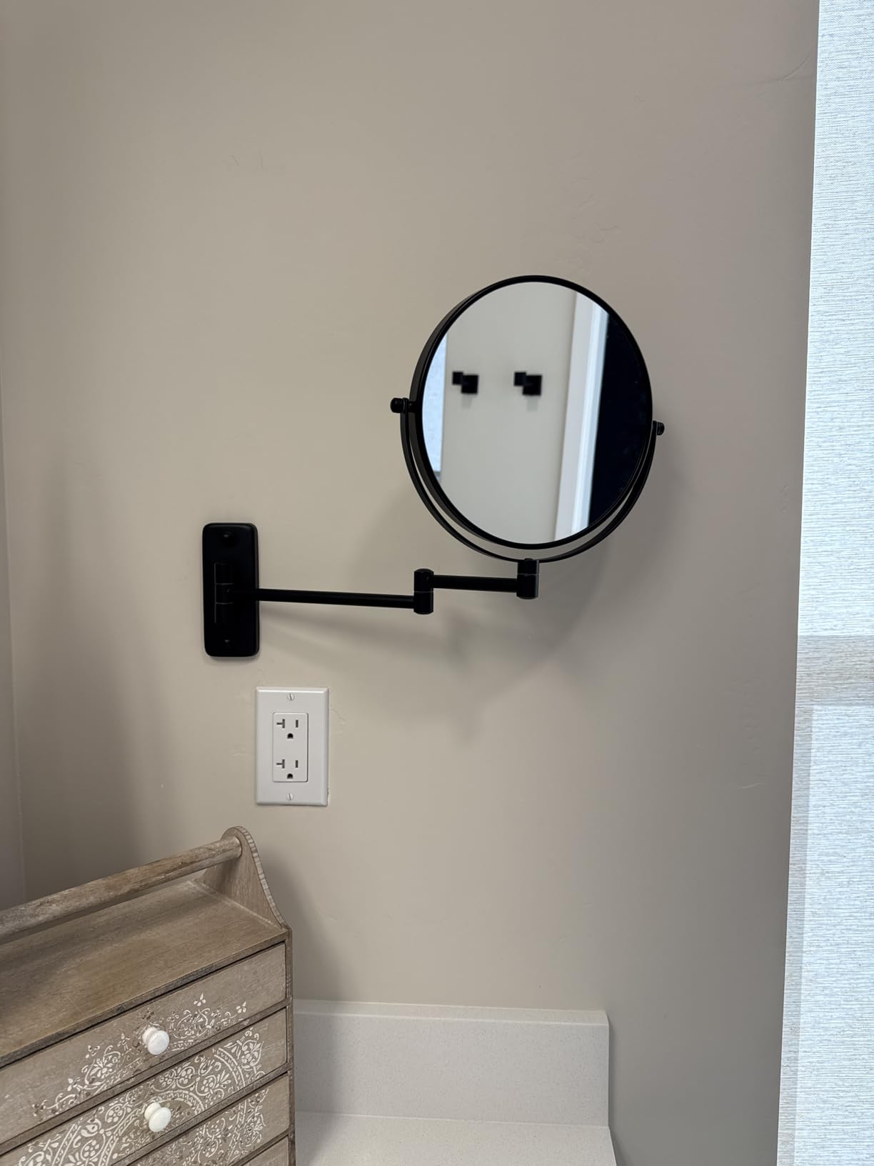 Wall Mounted Makeup Mirror - 1X/10X Magnifying Mirror for Wall, 8 Inch Double Sided 360° Swivel Extendable Bathroom Mirror for Shaving, Black customer photo 1