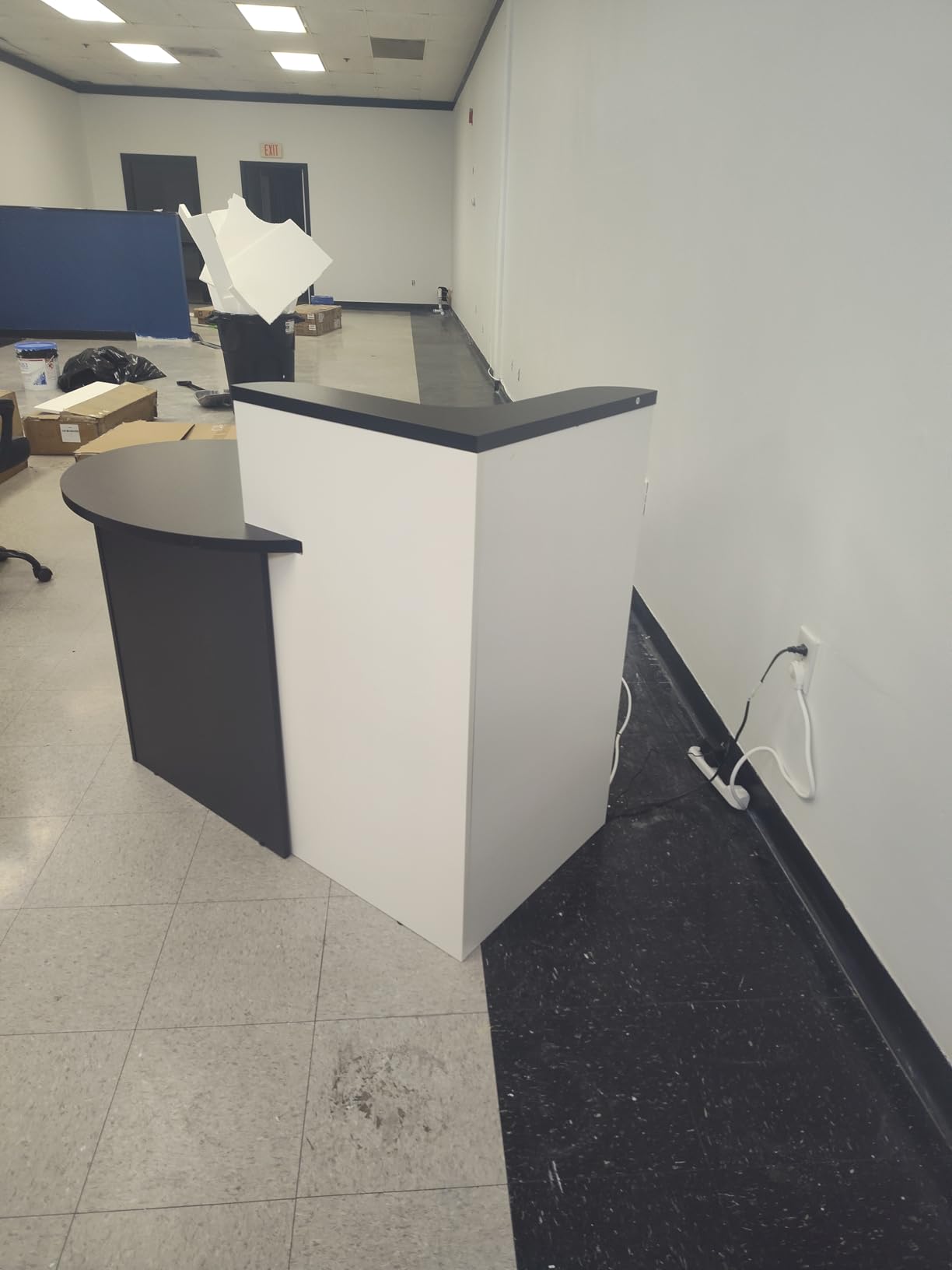 Tangkula Reception Desk, Front Counter Desk with Lockable Drawer & Adjustable Shelf, Oval Desktop, Retail Counter for Checkout, Computer Workstation for Salon Lobby Office, Home Office Desk customer photo 2