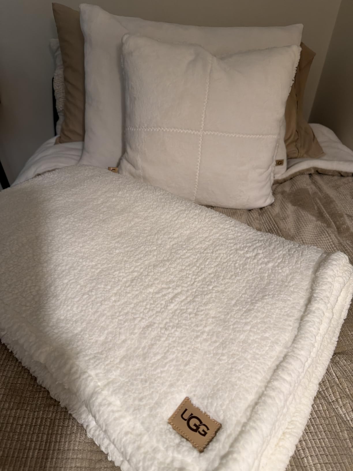 UGG Remina Queen Comforter Set with Throw Blanket & Pillow, 5-Piece, Beige | Bed in a Bag Includes 1 Blanket, 2 Shams, 1 Pillow & 1 Reversible Comforter customer photo 1