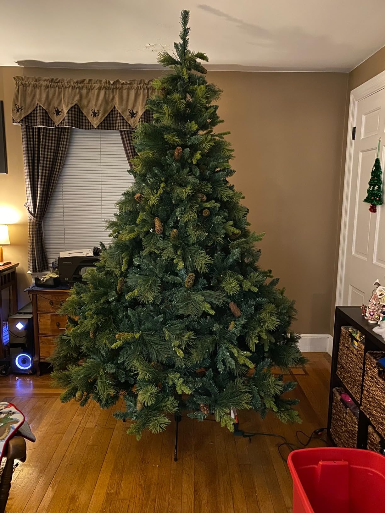 Naomi Home Cynthia 7.5ft Prelit Artificial Christmas Tree with 3661 Branch Tips, 800 Warm Lights and Metal Stand, 60